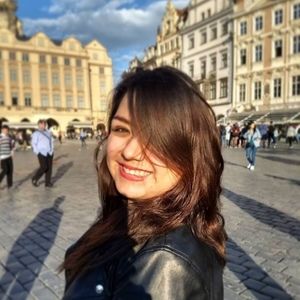 Meet your Posher, Valeria